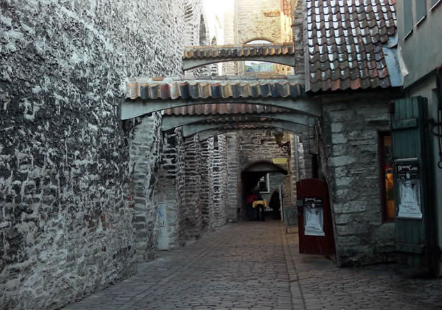 エストニア　タリンの裏小路