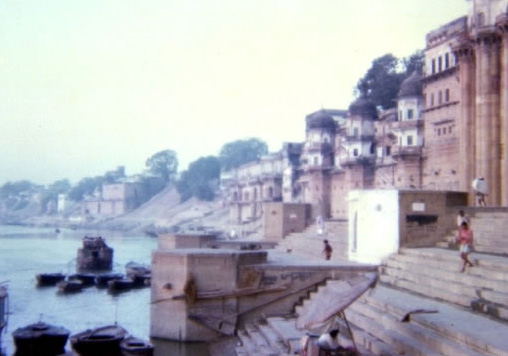 ガンガ　ガンジス川の沐浴場